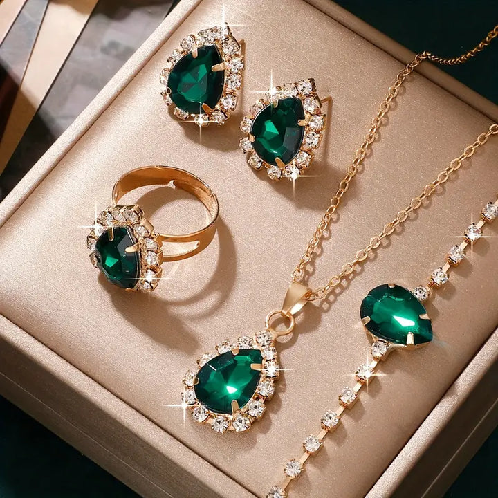 Orla & James- Gold Jewelry Set