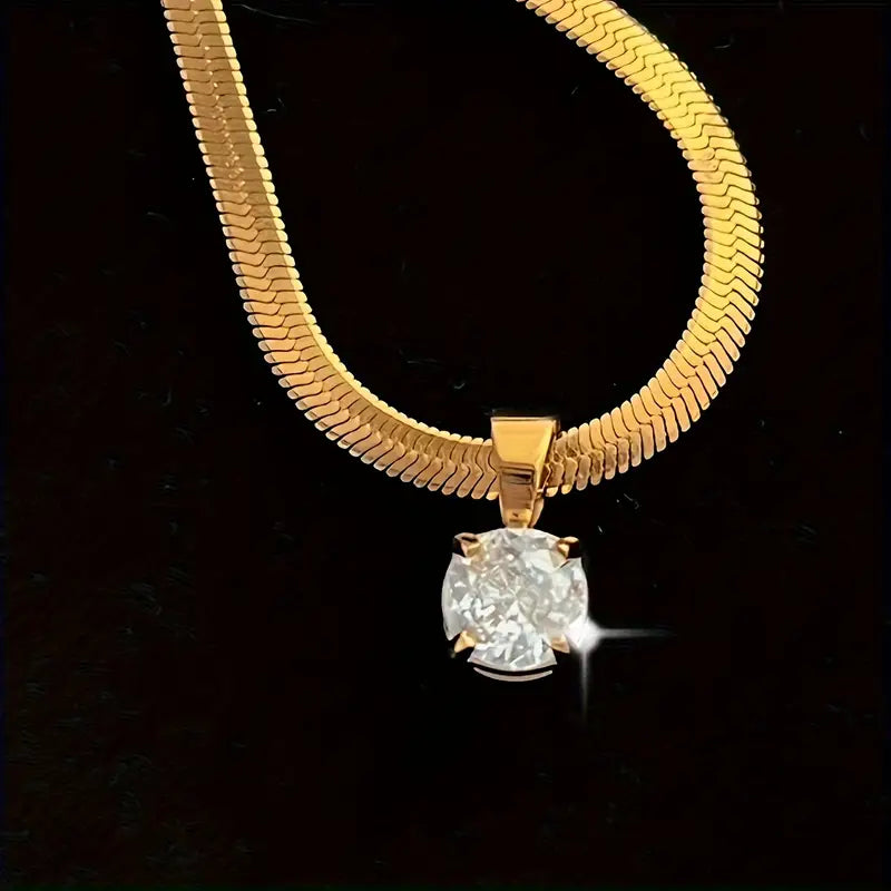Orla & James - Elegant Rhinestone Pendant Necklace in Gold