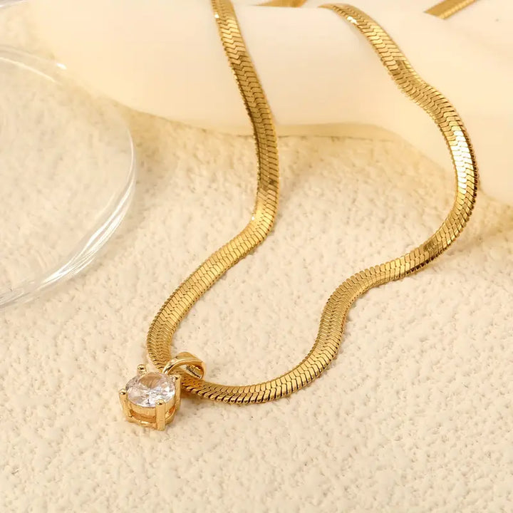 Orla & James - Elegant Rhinestone Pendant Necklace in Gold
