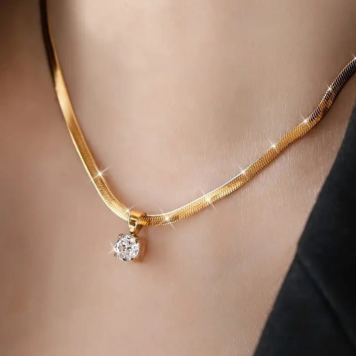 Orla & James - Elegant Rhinestone Pendant Necklace in Gold