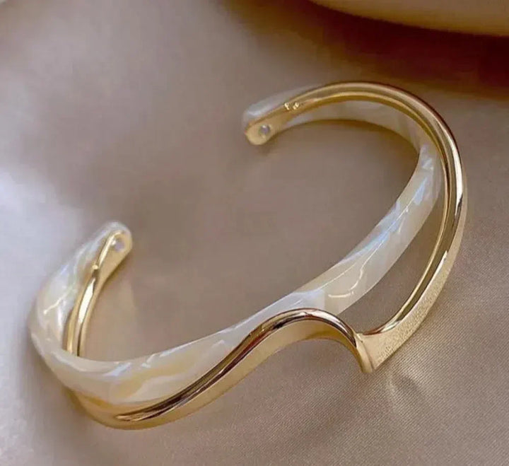 Orla & James - Elegant Golden Bracelet with White Opal