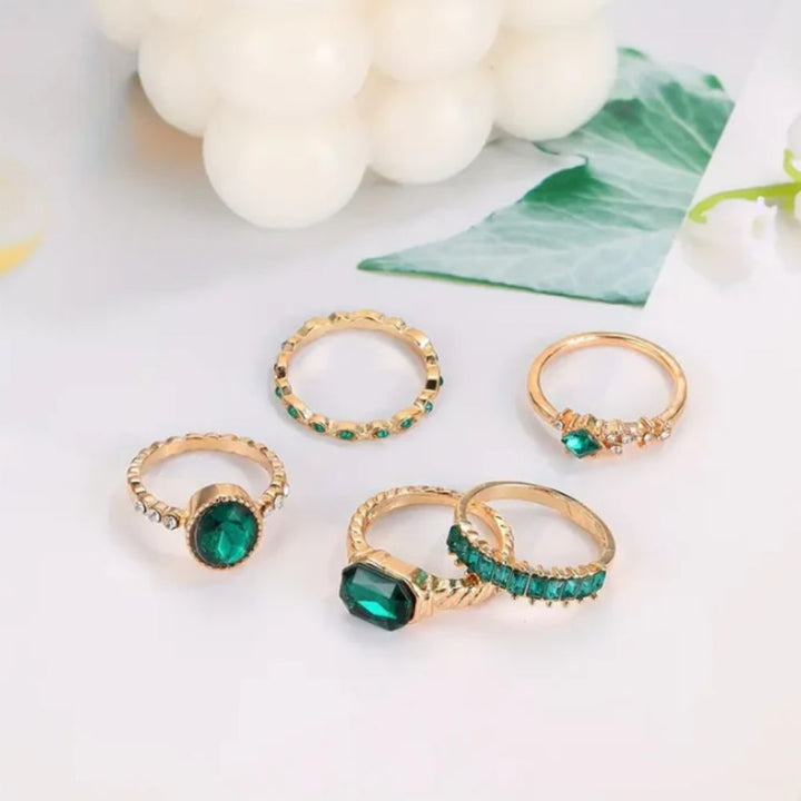 Orla & James - Exquisite Emerald Gold Ring Set